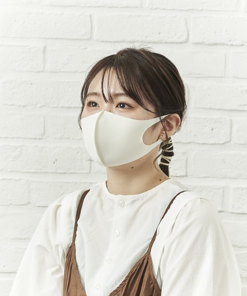 冷感洗えるマスク４枚入り 大人用小さめサイズ Salut サリュ の通販 Mall