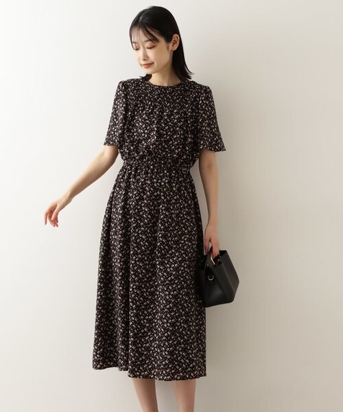 フラワープリントシャーリングワンピース Natural Beauty Basic ナチュラルビューティーベーシック の通販 Mall