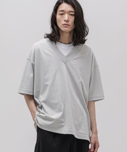 LB.04／ワイドカラーVネックTシャツ