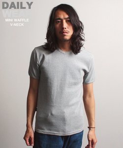 《DAILY／デイリー》MINI WAFFLE S／S V-NECK T-SHIRT／ミニワッフル 半袖 ブイネック Tシャツ 