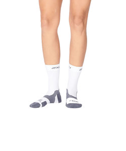 ツー・タイムズ・ユー（2XU）ランニングソックス 靴下 ベクター ライトクッション クルーソックス UA7005E-WHT/GRY ホワイト