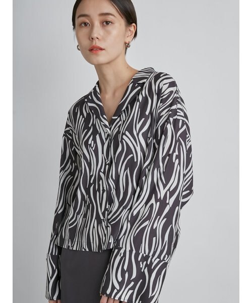 小物などお買い得な福袋 シャツ ブラウス Emmi Atelier ドローイングオープンカラーシャツ Georgethegiant Com