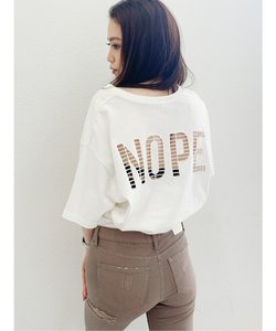 NOPE VネックTシャツ