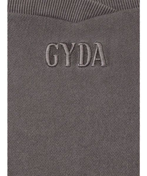 GYDA embroidery ピグメントオフショル スウェットトップス | GYDA