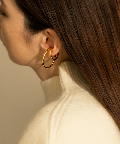 SMELLY so’　double circle earcuff gld