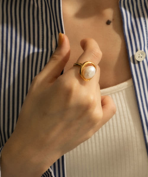 SMELLY so' pearl round ring-