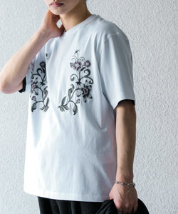 ボタニカルシシュウクルーネックTシャツ(5分袖)