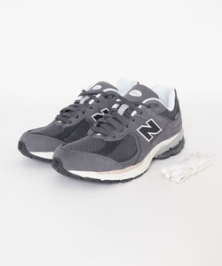 NEW BALANCE　2002R