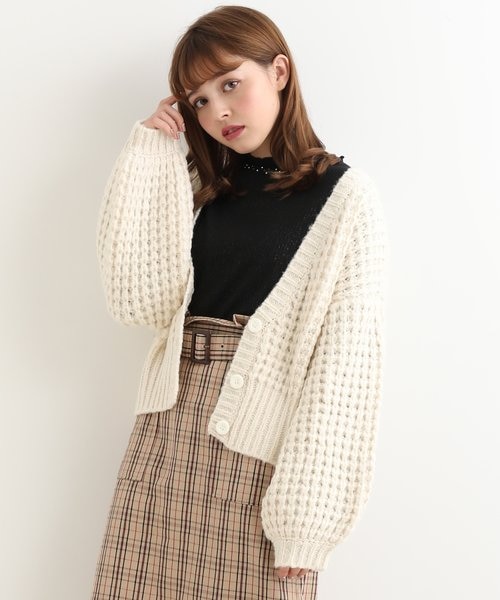 ラブリー流行り の ニット 人気のファッショントレンド
