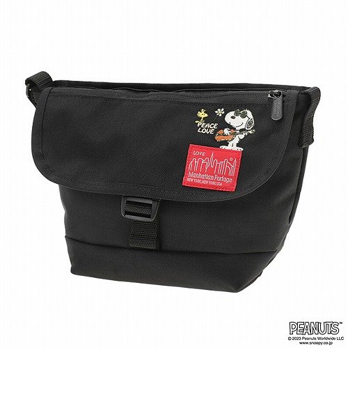 Nylon Messenger Bag Flap Zipper Pocket PEANUTS FW2023 | Manhattan