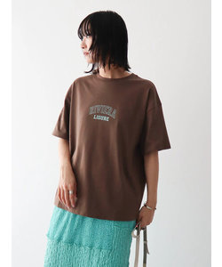 小さめカレッジボックスTシャツ