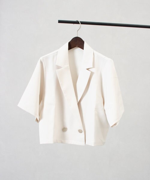 金ボタンクロップドジャケット Spray スプレイ の通販 Mall