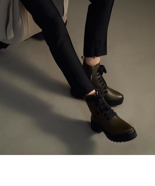 レースアップ アンクルブーツ / Lace-Up Ankle Boots