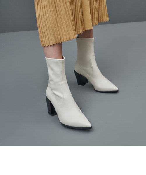 スランテッドブロックヒール アンクルブーツ / Slanted Block Heel Ankle Boots