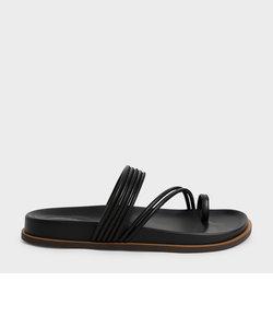 トウループ ストラッピーフラットサンダル / Toe Loop Strappy Flat Sandals 