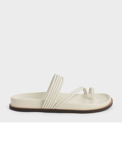 トウループ ストラッピーフラットサンダル / Toe Loop Strappy Flat Sandals 