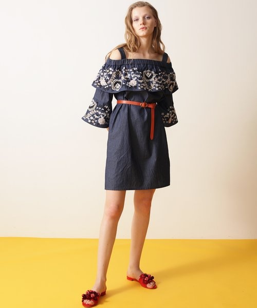 オフショルデニム刺繍ワンピース Grace Continental ク レースコンチネンタル の通販 Mall