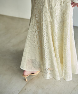 フレア刺繍スカート