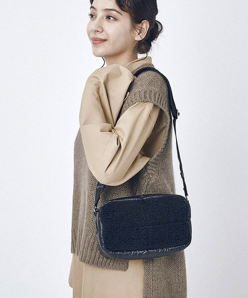 PUFFY CUBE CROSSBODY ブラック/ブラック | LeSportsac