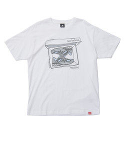 NB Essentials シューボックスTシャツ