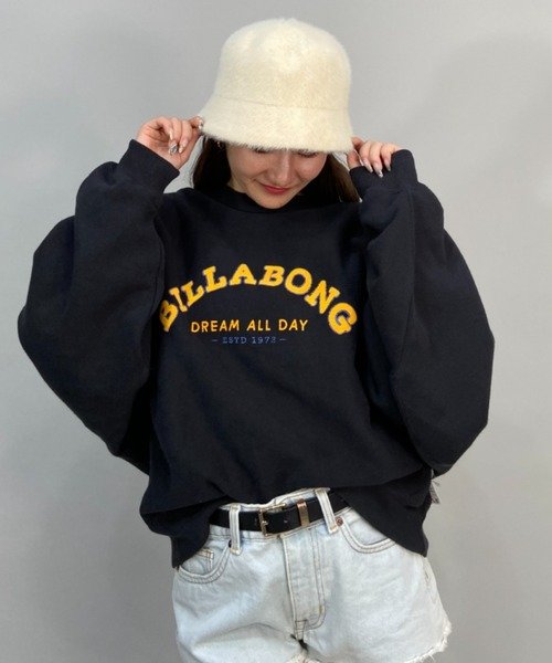 BILLABONG(ビラボン)/ﾚﾃﾞｨｰｽ/長袖ﾄﾚｰﾅｰ/ﾙｰｽﾞｼﾙｴｯﾄ/ｶﾚｯｼﾞ風ﾛｺﾞｽｳｪｯﾄ