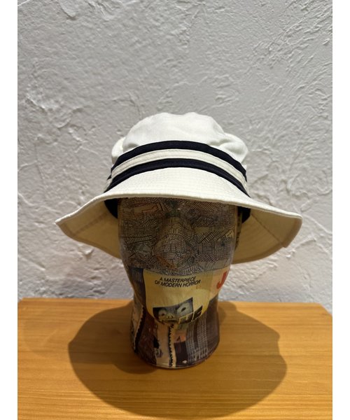 NEW ERA (ﾆｭｰｴﾗ) - BUCKET-01 STRIPED BAND BUCKET (ﾊﾞｹｯﾄ-01 ｽﾄﾗｲﾌﾟﾊﾞﾝﾄﾞﾊﾞｹｯﾄ)