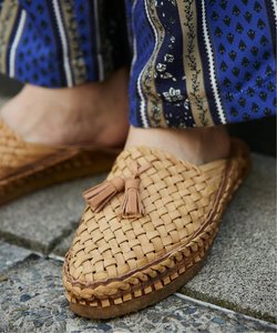 MOHINDERS / モヒンダーズ TASSEL WOVEN SLIPPERS
