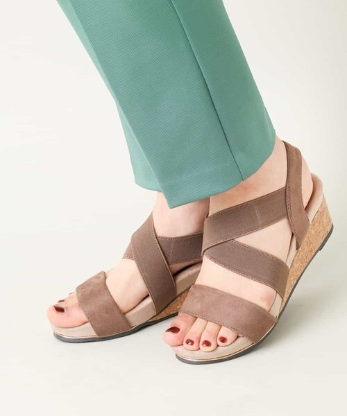 クロスゴムウェッジサンダル A V V アー ヴェ ヴェ の通販 Mall