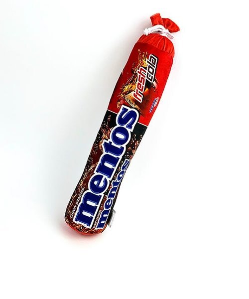 メントス アームレストクッション コーラ21 画面クリーナー インテリア お菓子 レッド Mamun Om メントス アームレストクッション コーラ21 画面クリーナー インテリア お菓子 レッド Mamun Om