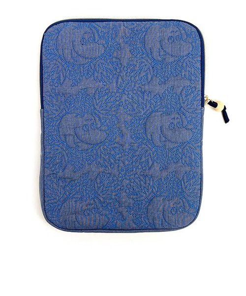 ムーミン キルティングブルー タブレットケース マルチケース 小物入れ 刺繍 | PERFECT WORLD（パーフェクトワールド）の通販 -  u0026mall