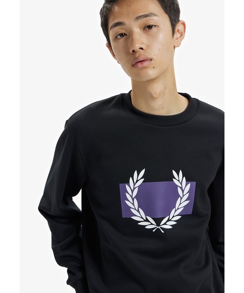 Laurel Wreath Graphic Sweat - M4636 | FRED PERRY（フレッドペリー