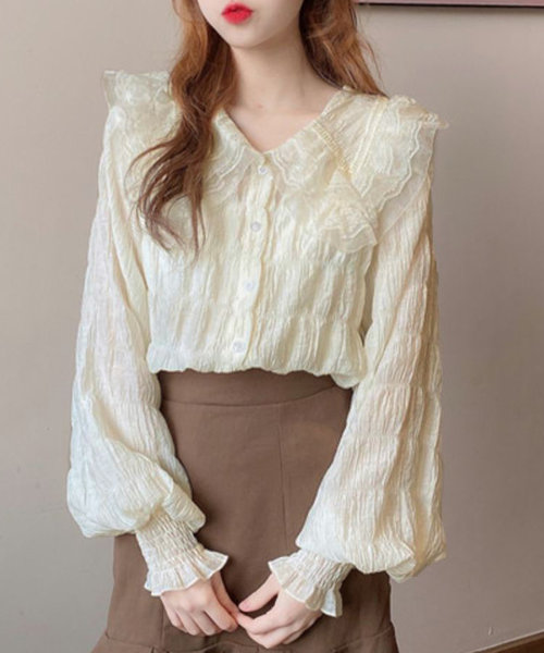 フリルレースブラウス 韓国ファッション 10代 20代 30代 バックスタイル 大人 可愛い タックアウト おしゃれ シンプル 長袖 きれいめ