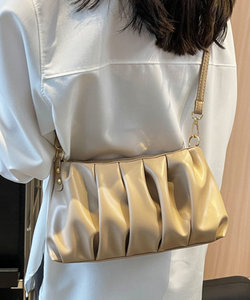 プリーツショルダーバッグ レディース 10代 20代 30代 韓国ファッション 春 夏 秋 冬 カジュアル 可愛い 白 黒 シンプル 無地 鞄