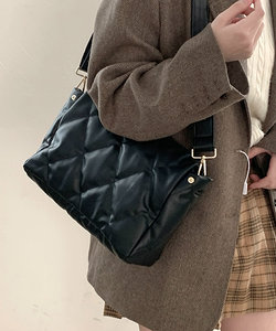 キルティングショルダーバッグ レディース 10代 20代 30代 韓国ファッション カジュアル シンプル 鞄 可愛い バック お出掛け 通勤 黒