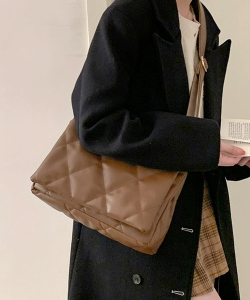 キルティングショルダーバッグ レディース 10代 20代 30代 韓国ファッション カジュアル シンプル 鞄 可愛い バック お出掛け 通勤 黒