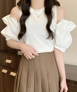 オープンショルダーブラウス 春 夏服 秋 韓国ファッション 10代 20代 30代  肩出し 切り替え パフスリーブ ガーリー 大人カジュアル