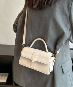 ミニマルスクエアショルダーバッグ レディース 10代 20代 30代 韓国ファッション 春 夏 秋 冬 カジュアル 可愛い バック 肩掛け 鞄