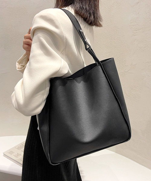 フェイクレザースクエアバッグ レディース 10代 20代 30代 韓国ファッション カジュアル シンプル 鞄 可愛い バック お出掛け 黒 白