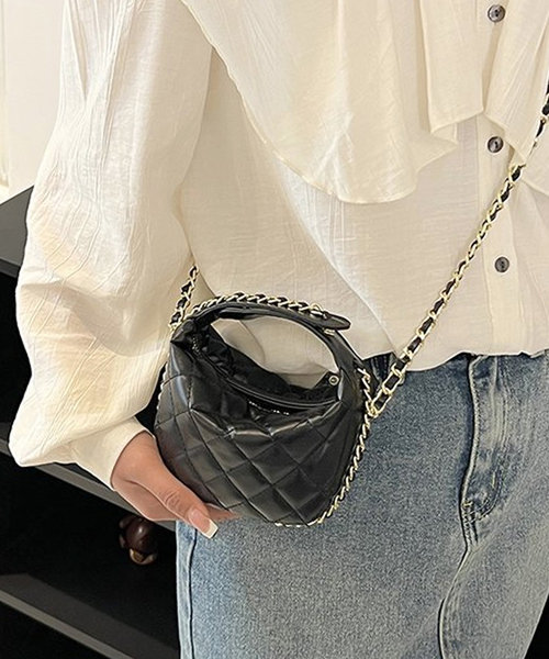 キルティングミニショルダーバッグ レディース 10代 20代 30代 韓国ファッション カジュアル シンプル 鞄 可愛い バック お出掛け 黒 白