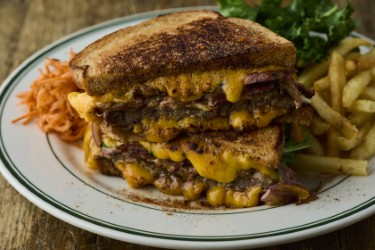 J.S.BURGERS CAFE