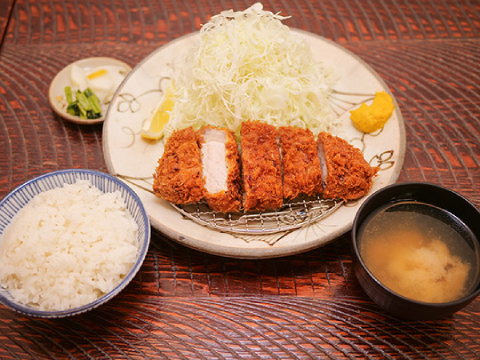 Tomikinton