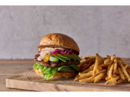 おすすめメニュー J.S.アボカドチーズバーガー(ポテト付)　