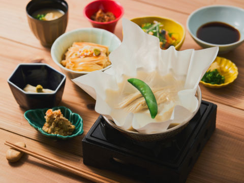 梅の花の定食や　うめまめ