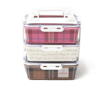 角型3段コンパクト 4,290円（税込）