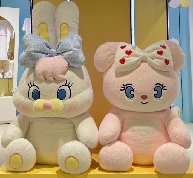 1mサイズのリコとピンコのぬいぐるみ