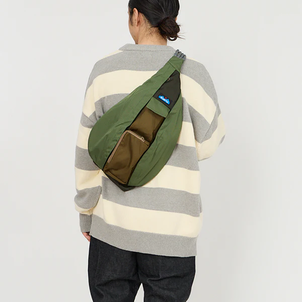 カブーの肩からショルダーほぼ新品 カブーの肩からショルダーほぼ新品