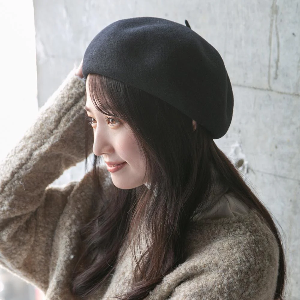 A must-have item for fall and winter! Japanese-made acorn