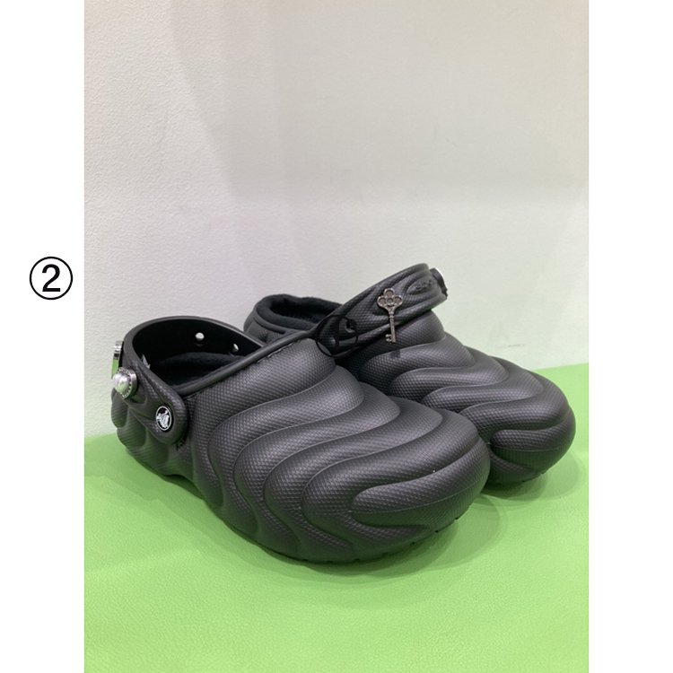 ①Classic Blitzen Clog②Classic Lined Overpuff Clog