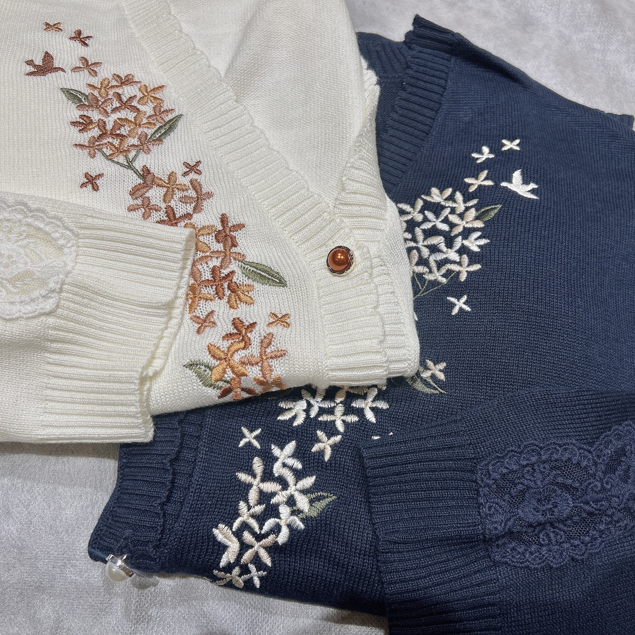 グレー地に黄色刺繍カーヴィシャス 金木犀シリーズ入荷しました！ | ららぽーと横浜
