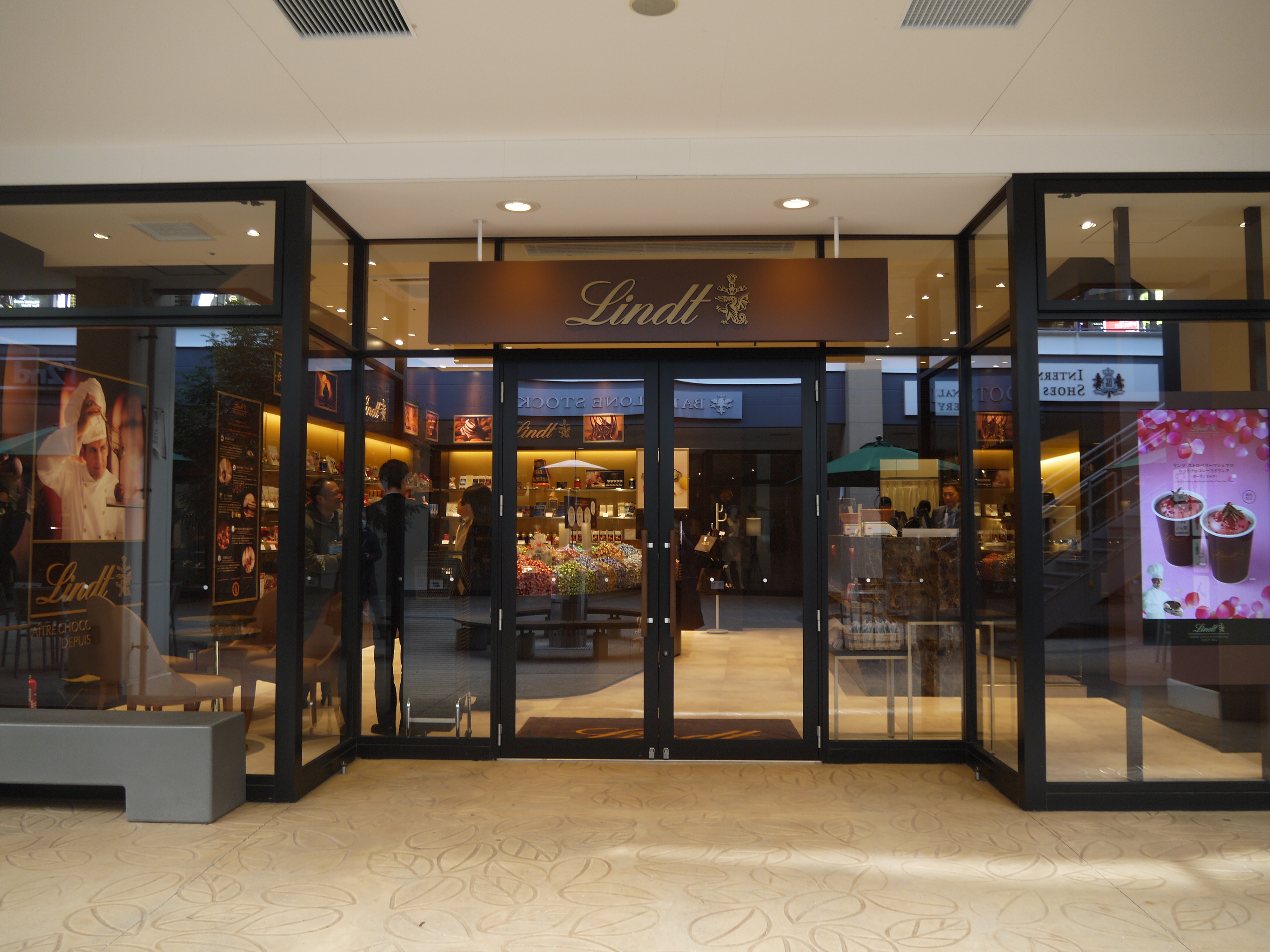 Lindt Chocolat Cafe 三井アウトレットパーク 入間
